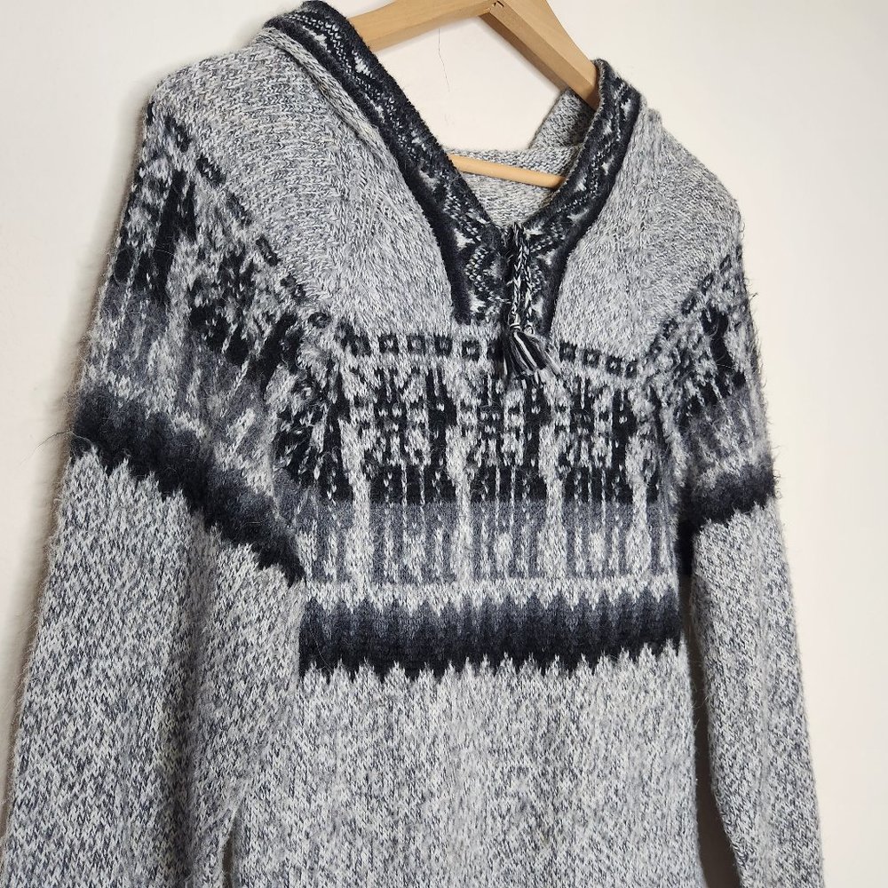 Pullover Ethnic Gray Knit Llama Print Hoodie Tasseled Sweater Cape Poncho Womens - Picture 2 of 4